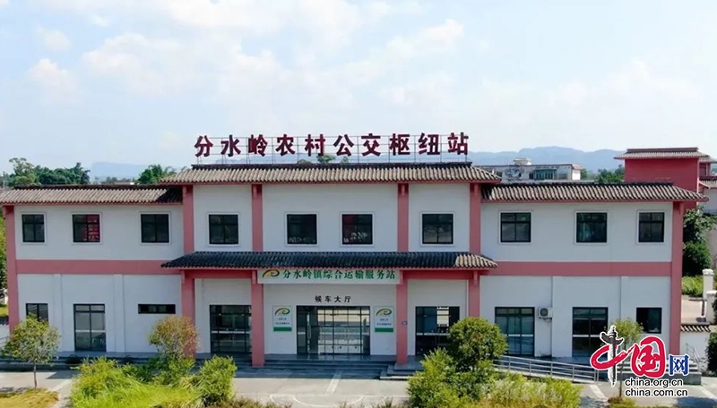 九游会J9:泸州江阳:“交商邮供”融合发展客货车轮转出大民生(图2)