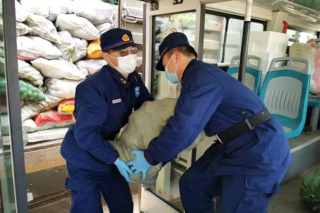 湖北消防搭建物资转运“新干线余吨(图2)