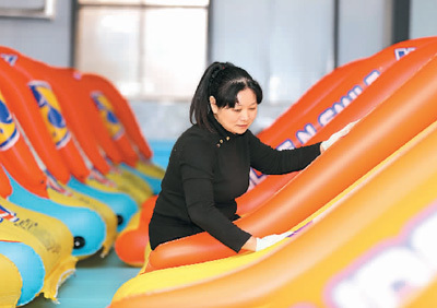 今年前两个月中国货物贸易进出口总值661万亿元同比增长87%——走进义乌感受外贸新脉动(图2)