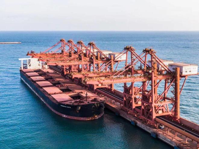 烟台港西港区供应链枢纽型铝土矿码头入选世界一流专业化码头(图2)