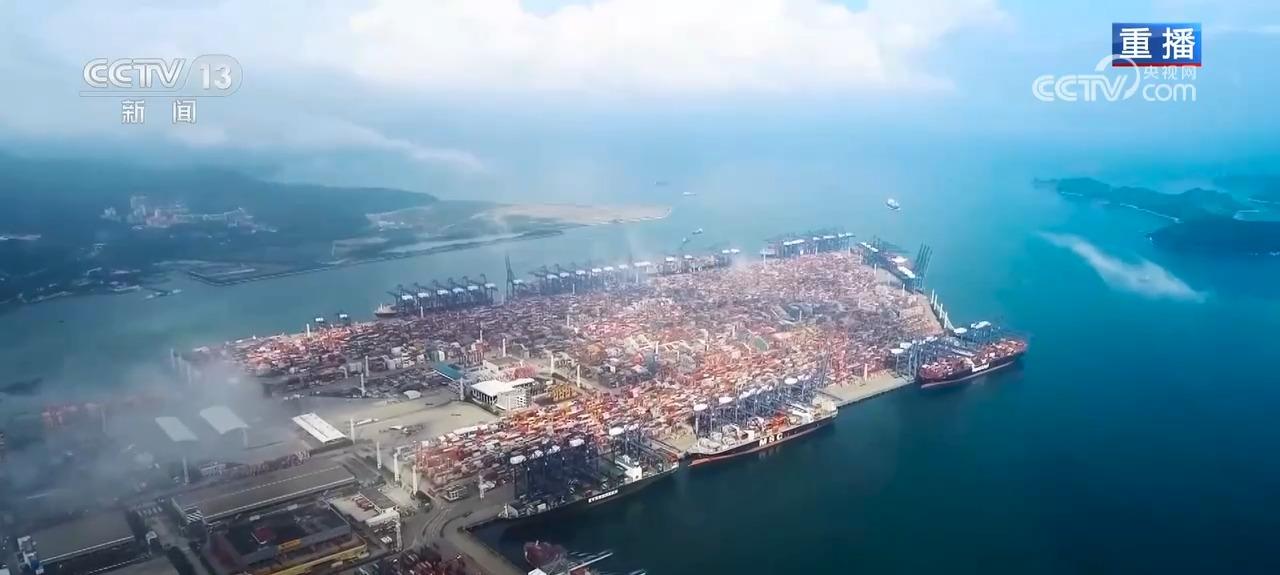 前十个月我国货物贸易进出口总值3432万亿元月度进出口向好态势更加巩固(图2)