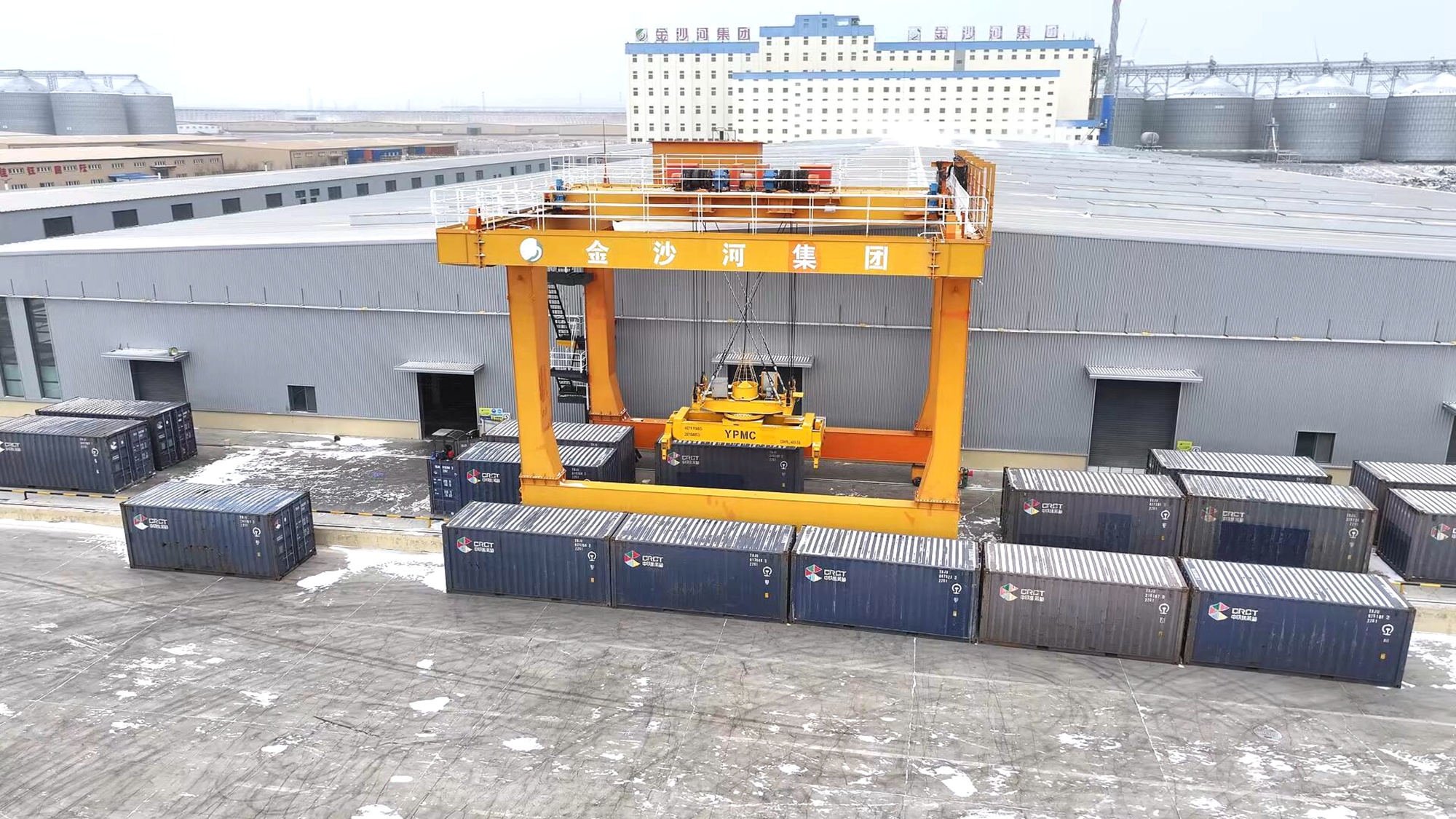 九游会J9:首次突破300亿元!前10个月阿拉山口综合保税区进出口贸易值同比增长315%(图3)