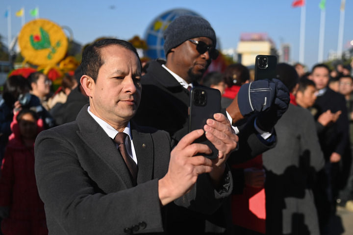 市面见动力人面有活力账面显潜力——从“世界超市”看中国信心(图2)