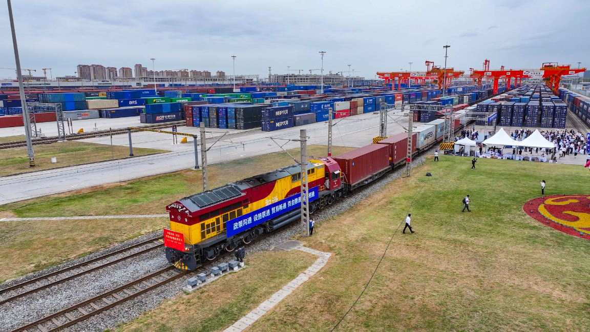 九游会J9：哈萨克斯坦西安码头累计集结转运货物超15万吨(图2)