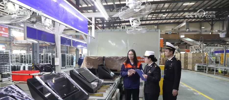 J9九游会：开局良好！“数”看各区域前两个月外贸“成绩单”(图6)