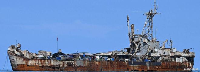 九游会J9：菲律宾马德雷山号登陆舰变废铁高射炮变垃圾桶数年内将分解！(图2)