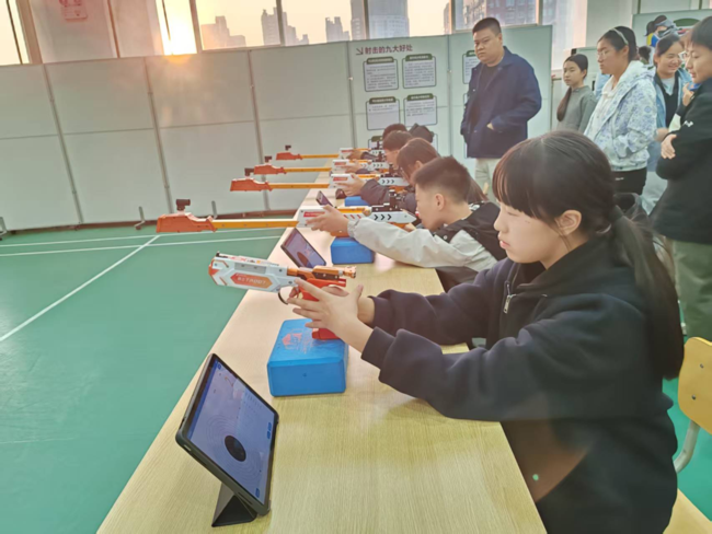 郑州：主动作为破解教育难题探索教育强省“特色方案”(图2)
