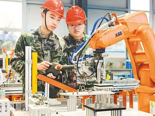 郑州：主动作为破解教育难题探索教育强省“特色方案”(图3)