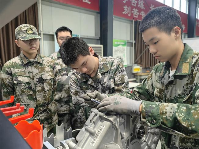 郑州：主动作为破解教育难题探索教育强省“特色方案”(图8)