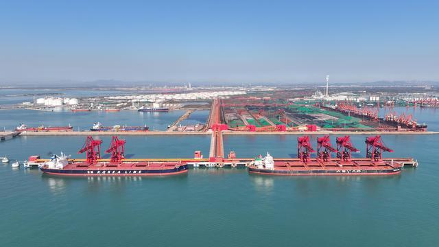 全国首个40万吨干散货数智码头在青岛投产(图2)