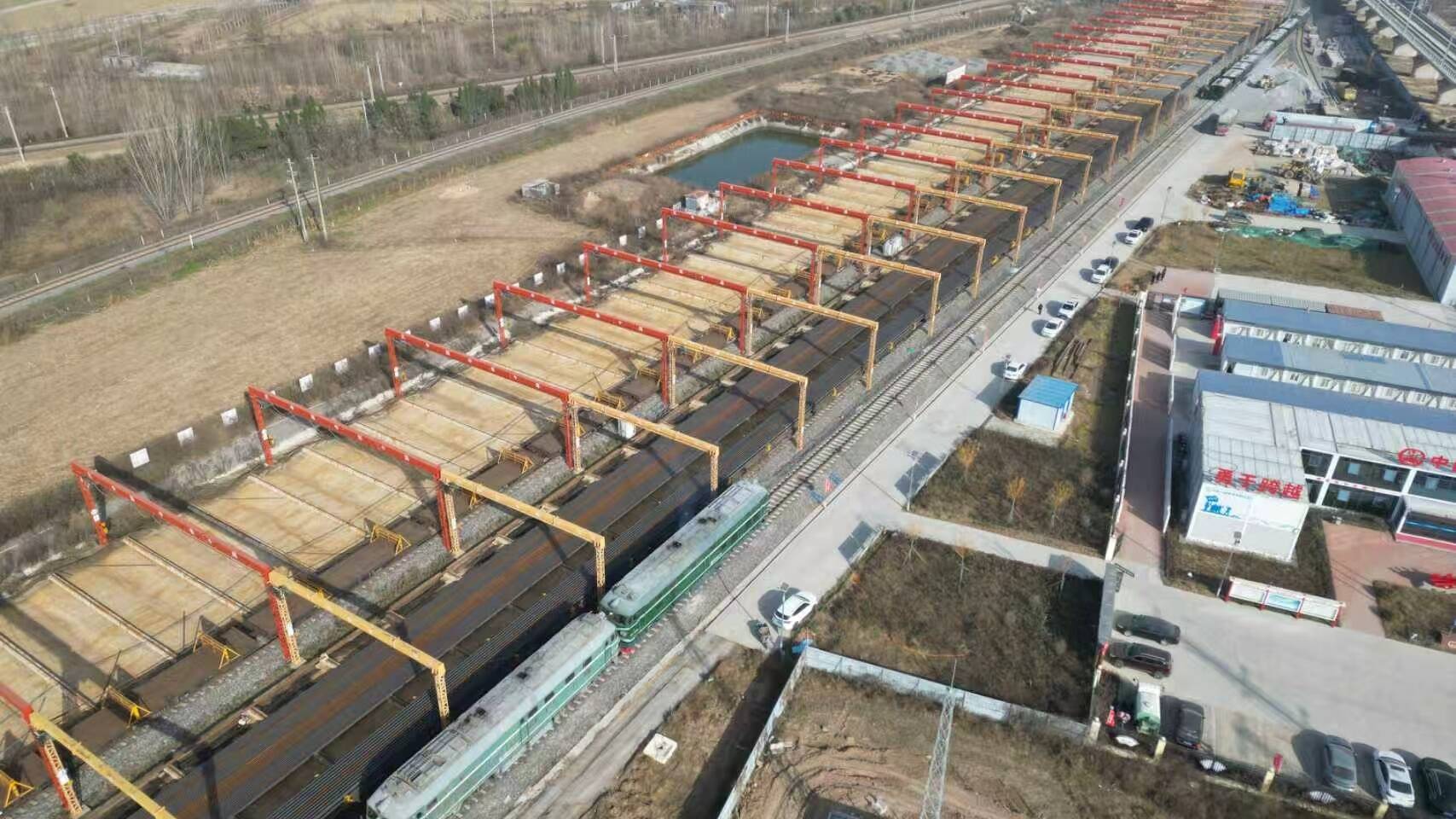 京港高铁雄商段山东境内正线铺轨贯通全线收官冲刺全面开启(图3)