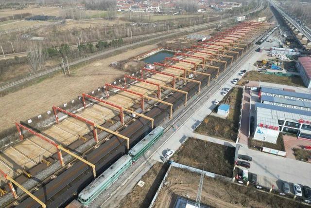 九游会J9：全速进发！京港高铁雄商段山东境内正线铺轨贯通(图2)