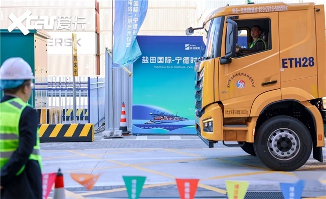 欧曼银河5M换电重卡再次交付盐田港助力绿色生态港口建设(图3)