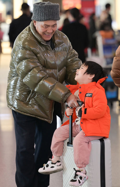 2026春运山河行走间铺展团圆画卷(图8)