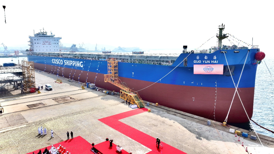 国内首艘8万吨多用途粮食运输船“国韵海”轮交付(图1)